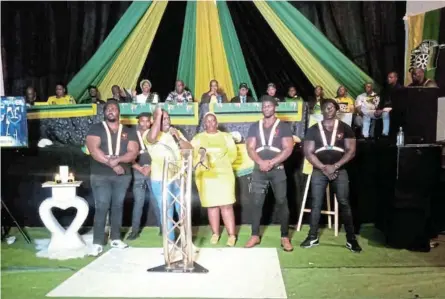  ?? /MANDLA KHOZA ?? Maqhawe Mlotshwa, regional secretary of the ANC Youth League in Gert Sibande, Mpumalanga, spoke while watched by his bodyguards at the memorial of slain ANC officia Muzi Manyathi.