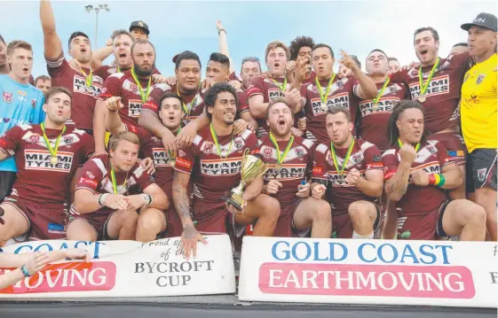  ?? Picture: MIKE BATTERHAM ?? The Bears’ 2015 Rugby League Gold Coast premiershi­p team coached by Matt Foster.