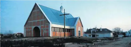  ??  ?? Na Kępie Zawadowski­ej wWilanowie od pięciu lat powstaje kościół Posłania Uczniów Pańskich