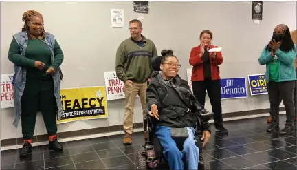  ?? EVAN BRANDT — MEDIANEWS GROUP ?? Lamoni Green, front, was joined Thursday night by, from left, her mom Tanya, Josh Park, pastor of Branch Life Church, and NAACP members Sandy Bauers and Annette Kolb.