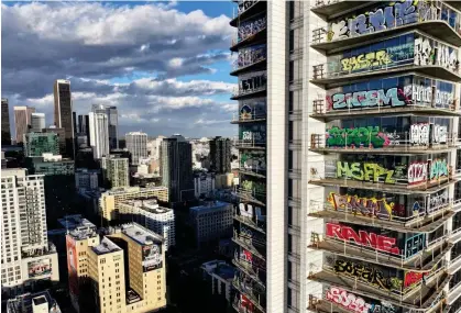  ?? Photograph: Mario Tama/Getty Images ?? The unfinished Oceanwide Plaza developmen­t in downtown Los Angeles.