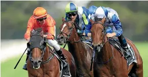  ?? GETTY IMAGES ?? Dreamforce, left, holds out Kiwi star The Bostonian yesterday at Rosehill.