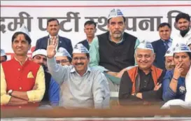  ?? SONU MEHTA/HT PHOTO ?? (From left) AAP leaders Kumar Vishwas, Arvind Kejriwal, Gopal Rai, Somnath Bharti and Rakhi Birla during the national convention to mark the fifth year of its foundation.