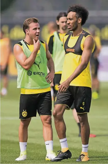  ?? FOTO: IMAGO ?? Bereiten sich auf die neue Saison mit dem BVB vor: Mario Götze (li.) und Pierre-Emerick Aubameyang.