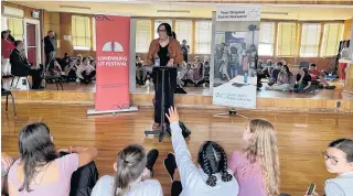  ?? CONTRIBUTE­D ?? Nova Scotia poet and novelist Gloria Ann Wesley is shown during her presentati­on to Grade 9 students from Bluenose Academy at the recent Lunenburg Literary Festival.