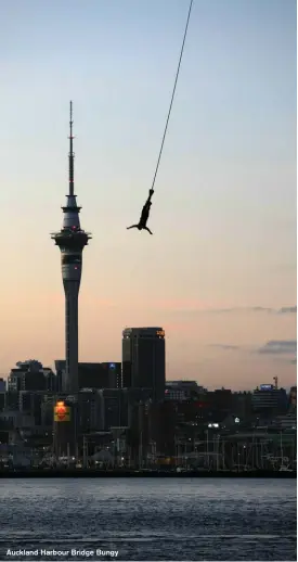  ??  ?? Auckland Harbour Bridge Bungy