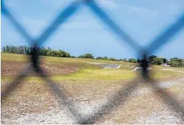  ?? MICHAEL LAUGHLIN/SUN SENTINEL ?? The former Wingate incinerato­r site sits vacant north of Sunrise Boulevard in Fort Lauderdale on April 27. A movie studio would be built on the city-owned land if Fort Lauderdale says yes to the deal.