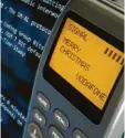  ?? Foto: Vodafone, dpa ?? „Frohe Weihnachte­n.“So sah 1992 die erste SMS aus.