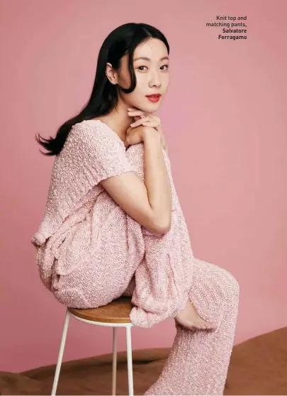  ?? ?? Knit top and matching pants,
Salvatore Ferragamo