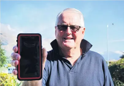  ?? PHOTO: SEAN NUGENT ?? Leader needed . . . Wanaka’s SeniorNet branch could dissolve in May if the group fails to find a new president to replace the departing Neil Cowie (pictured).