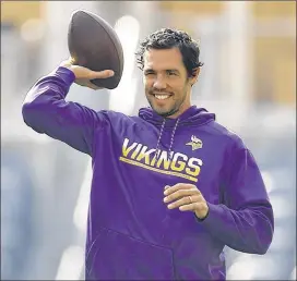  ?? AP ?? ESPN reported that Sam Bradford was seeking a second opinion on his ailing left knee from Dr. James Andrews, who repaired the quarterbac­k’s ACL in 2013 and 2014.