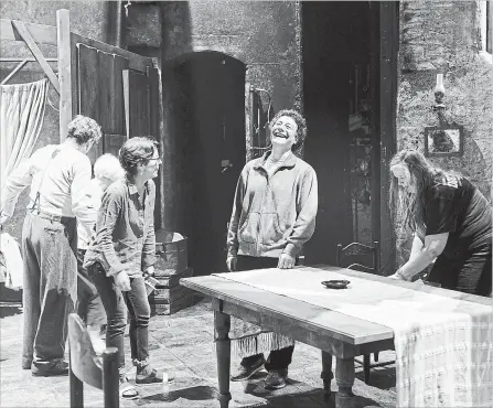  ?? DAVID HOU ?? Antoni Cimolino, centre, laughs during rehearsals with, from left, Tom McCamus (who is playing Gennaro in “Napoli Milionaria!”), designer Julie Fox and assistant stage manager Corrine Richards.