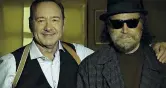  ??  ?? Insieme Kevin Spacey e Franco Nero durante le riprese di «L’uomo che disegnò Dio» diretto da Nero