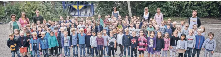  ?? FOTO: HANS-JÜRGEN BAUER ?? Das ist die neue erste Klasse an der Carl-Sonnensche­in-Schule in Düsseltal.