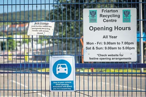  ?? Pictures: Mhairi Edwards. ?? Social distancing rules will be in place at Friarton Recycling Centre, Perth.