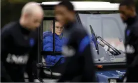  ?? ?? Louis van Gaal takes a Netherland­s team training session from a golf cart before the World Cup qualifying match against Norway. Photograph: Koen van Weel/ANP/AFP/Getty