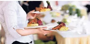  ?? THINKSTOCK FOTO: ?? Auch in der Gastronomi­e sind Minijobber weit verbreitet. Der DGB berichtet von 2634 geringfügi­g Beschäftig­ten.