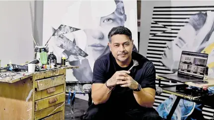  ?? | Fotos Orlando Amador ?? Luis Marín encontró en la pintura su verdadera profesión, especializ­ándose en rostros.