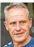  ?? FOTO: SEEGER/DPA ?? Freiburgs Trainer Christian Streich steht wieder an der Seitenlini­e.