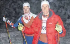  ?? FOTO: EBERHARD GEISSLER ?? Florian und Christian Winker vom SSV Spaichinge­n gewannen den Nachtstaff­ellauf in Bubenbach.