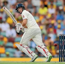  ?? PHOTOS: PHOTOSPORT/GETTY IMAGES ?? New Zealand captain Kane Williamson, left, and his English counterpar­t Joe Root are remarkably similar batsmen with remarkably similar careers.