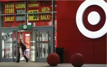  ?? ANDREW FRANCIS WALLACE/TORONTO STAR FILE PHOTO ?? Around 20 people, and a bagpiper, are expected at a funeral in front of Target’s Stockyards outlet on Saturday.