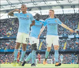  ?? FOTO: GETTY ?? Gabriel Jesus celebra junto a sus compañeros el segundo tanto de la tarde