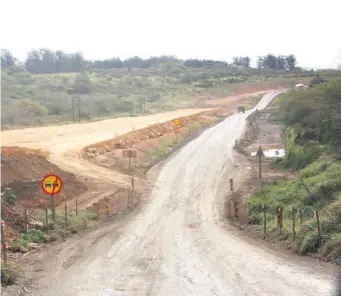  ?? Orrin Singh ?? Problems with at least one kilometre of road which links the P700 to Empangeni will delay completion of the project by six months