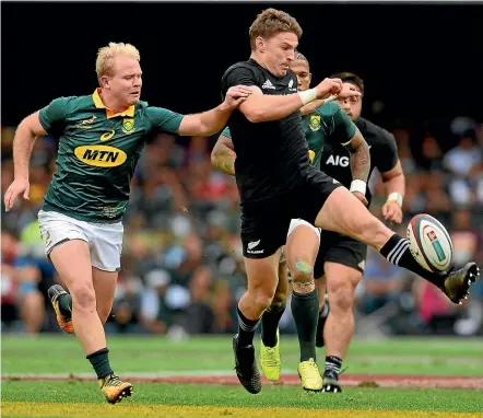  ?? GETTY IMAGES ?? Last year’s clash with the Springboks pushed Beauden Barrett and the All Blacks to their physical limits. Springboks lock Franco Mostert has plenty of admirers in the All Blacks.