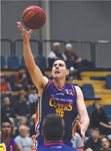  ?? Picture: PATRICK WOODS ?? TRAVEL BUG: Jeromie Hill, pictured in action for Sunshine Coast Phoenix Clippers against Townsville Heat, is putting his sporting career on hold to travel Europe with his wife.