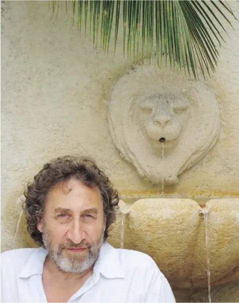  ?? KEKE KEUKELAAR/PENGUIN RANDOM HOUSE CANADA ?? ‘Life is a comic novel,’ says Howard Jacobson, whose new novel updates The Merchant of Venice.