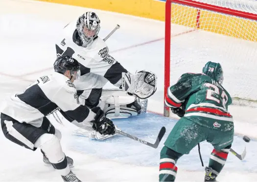  ?? ERIC WYNNE • THE CHRONICLE HERALD ?? Halifax Mooseheads forward Gavin Hart scores on Blainville-Boisbriand Armada goalie Emile Samson during Saturday's QMJHL game at the Scotiabank Centre.
