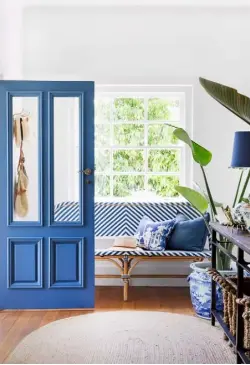  ?? ?? Top left For similar door paint, try Oxford Blue, Sandtex. For a similar bench, try La Redoute Above Fluted troughs, from £55 each, Cox & Cox
Right For a similar bistro table, try Dobbies. For a similar galvanized watering can, try B&Q. For similar door paint, try Duck Green, Farrow & Ball