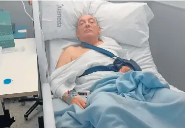  ?? EFE/CATI CLADERA ?? El zaragozano Vicente Moreno, en el hospital de Muro de Mallorca, tras ser operado.