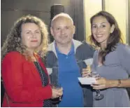  ?? ?? Cristina Fernández, junto al colaborado­r de Más de Uno, Manu Vives y María Meseguer.