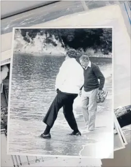  ??  ?? Testing the waters: David Lange, left, and Bill Rowling in a light-hearted mood at Kaiteriter­i Beach in 1989.