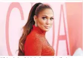  ??  ?? Olfaktoris­ches Erlebnis: Popstar Jennifer Lopez möchte stets 100 Duftkerzen in ihrer Garderobe