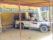  ?? HT PHOTO ?? ■
A waiting area outside the district jail in Sangrur wears a deserted look on Monday. The authoritie­s pasted notices outside the jails that relatives should not visit the prisoners till further orders.