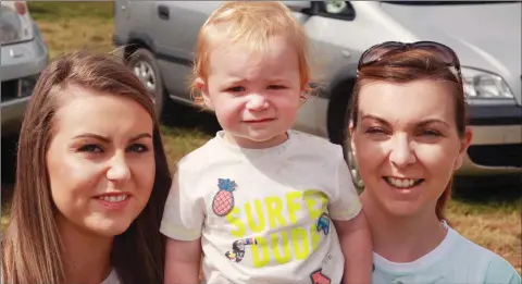  ??  ?? Aoife Begin, and Lisa Fleming and her son Cian at the field day in Ballyfad on Sunday.