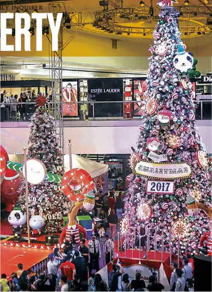  ??  ?? SM Supermalls has started to unveil larger-than-life Christmas mall displays and pop-up stores.