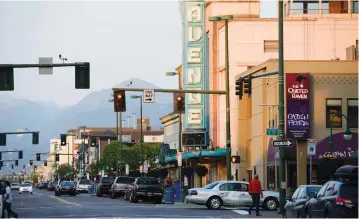  ?? (Mark Meyer/Reuters) ?? FOURTH AVENUE is seen in downtown Anchorage, Alaska, last month. In Alaska, a state that could be pivotal in the 2016 elections, the reception for Americans for Properity (AFP) has been surprising­ly chilly.