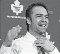  ?? CP PHOTO ?? Curtis Joseph announces his retirement from the game in Toronto on Tuesday, Jan. 12, 2010.