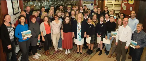  ??  ?? Students and teachers of Coláiste Chill Mhantáin, with their internatio­nal guests, are pictured with Cathaoirle­ach of Wicklow County Council, Irene Winters, at a farewell celebratio­n of the Erasmus+ EU’R’Aquatic Project in Wicklow Golf Club.