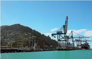  ?? PHOTO: FAIRFAX NZ ?? A potential area for tourist cruise ships has been identified to the west (in the left of the picture) of the cranes at Lyttelton. Bigger ships will dock at Lyttelton while smaller ones can dock at Akaroa.