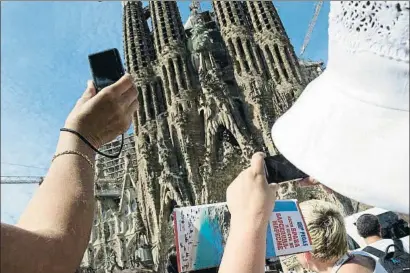  ?? ROSER VILALLONGA / ARCHIVO ?? Más allá de la Sagrada Família. Turisme también apuesta por la oferta gastronómi­ca y cultural