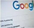  ?? Foto: dpa ?? WM Auslosung ist der Top Suchbegrif­f 2017 der Deutschen bei Google.