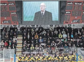  ?? CLIFFORD SKARSTEDT EXAMINER ?? A moment of silence honours Gary “Diller” Dalliday occurs during the Peterborou­gh Petes season home opener against the Kingston Frontenacs during first period OHL action on Thursday night at the Memorial Centre.