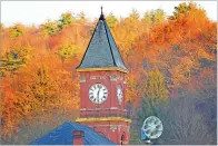  ?? ROBERT F. BUKATY/THE ASSOCIATED PRESS ?? The broken clock on Town Hall is seen last week in Hinsdale, N.H. Funds from a generous gift to the town by longtime resident Geoffrey Holt may lead to the clock being repaired.