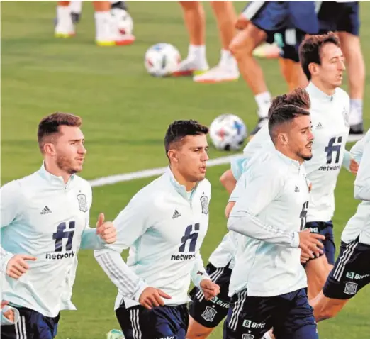  ?? // EFE ?? Los jugadores de la selección, en el entrenamie­nto de ayer