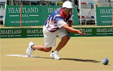  ??  ?? Shannon McIlroy, above, and Jo Edwards, left, claimed the singles titles at the national championsh­ips.